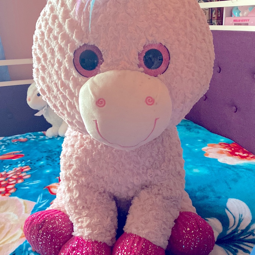 A toy unicorn for girls 💕